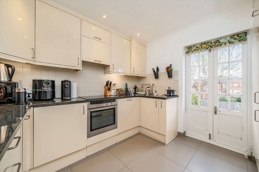 Property photo 3 of 7