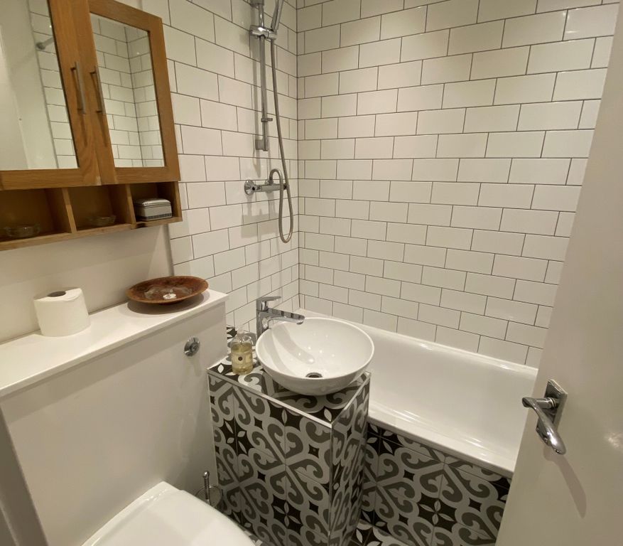 Property photo 3 of 7 Photo 5