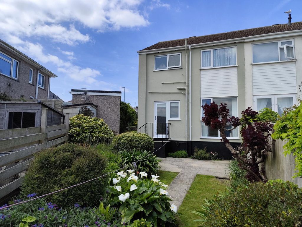 Property photo 3 of 19 External