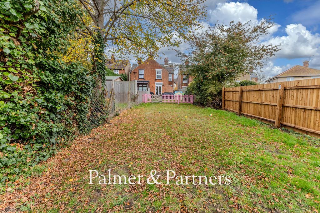 Property photo 3 of 19 Picture No. 06