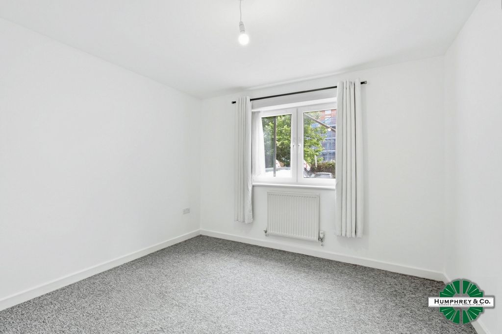Property photo 3 of 10 Pbox-Img.Jpg