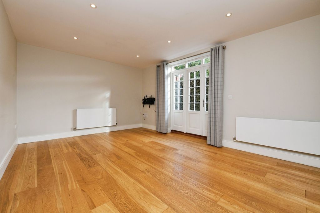 Property photo 3 of 16 Pbox-Img.Jpg
