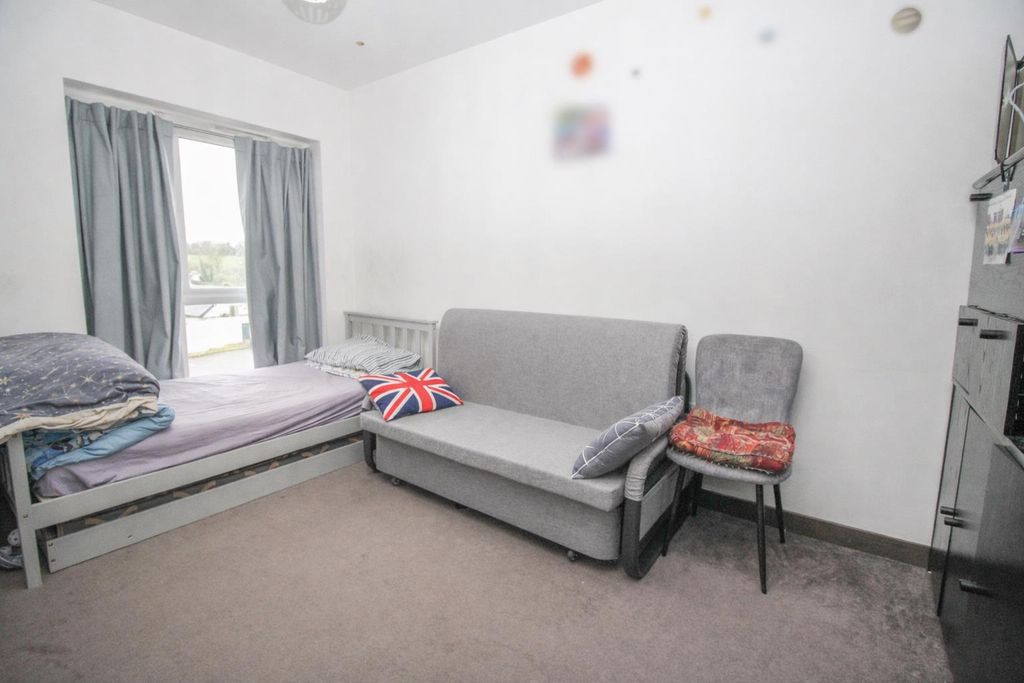Additional image 7 of 2 bed flat for saleMoore House, Harlow CM20