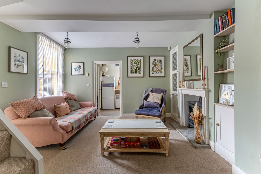 Property photo 2 of 13