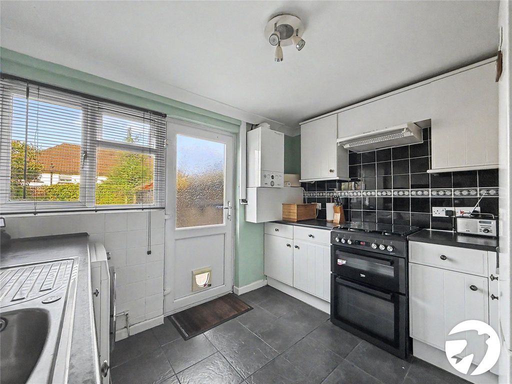 Property photo 2 of 10 Picture No. 12