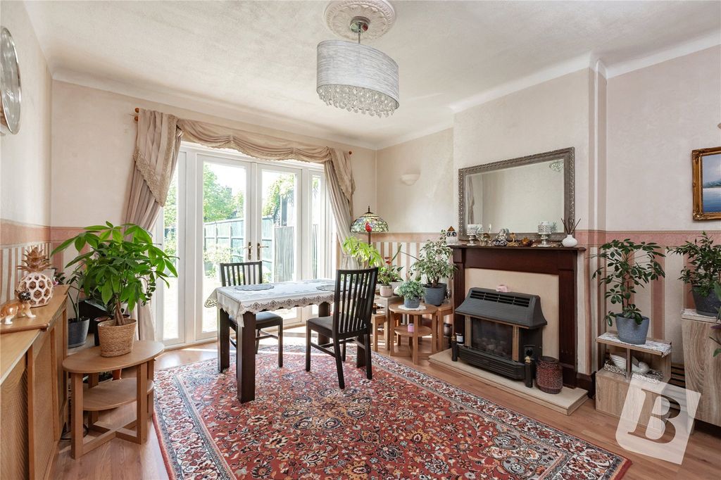 Property photo 2 of 38 Dining Room
