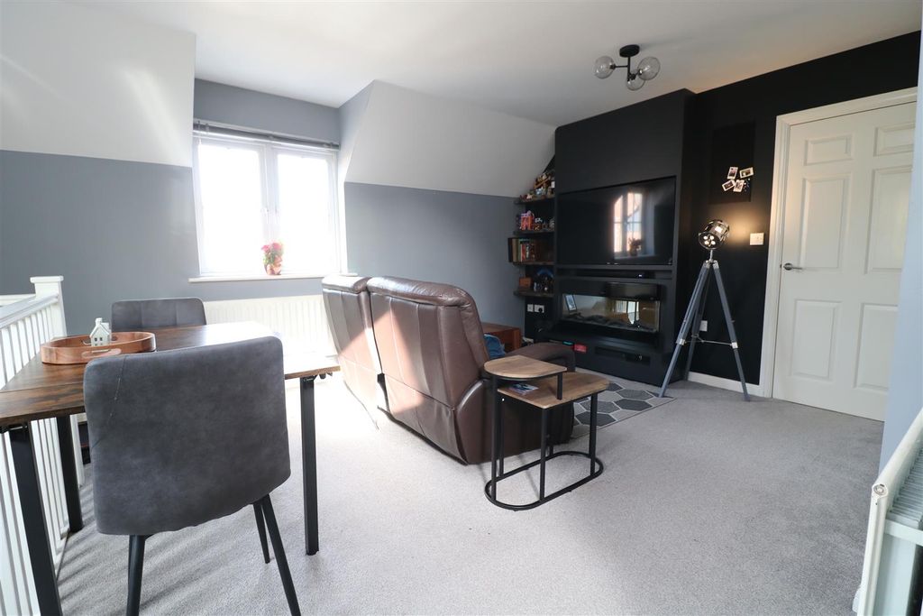 Property photo 2 of 12 Img_5930.Jpg