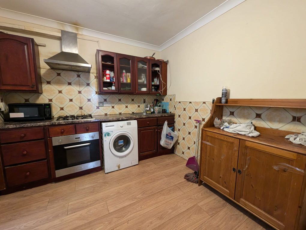 Property photo 3 of 14 Kitchen1