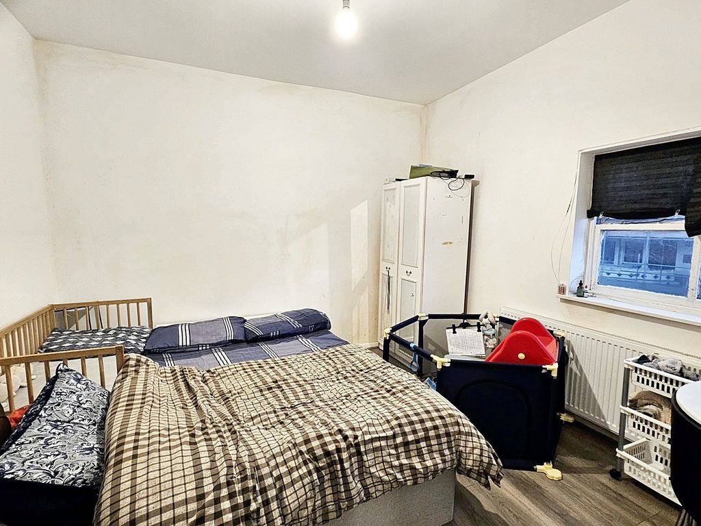 Property photo 3 of 7 Bedroom