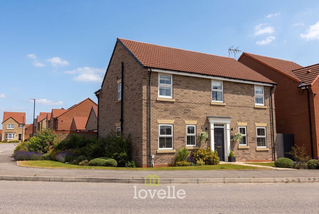 Property photo 1 of 32