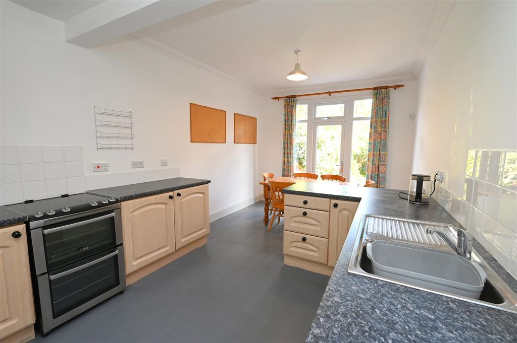 Property photo 2 of 23 Kitchen 2.Jpg