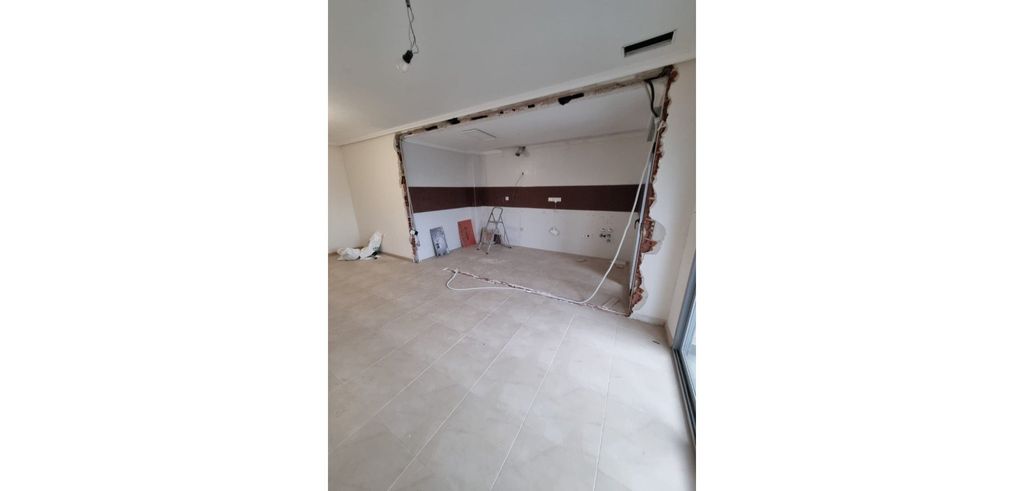 Property photo 2 of 26