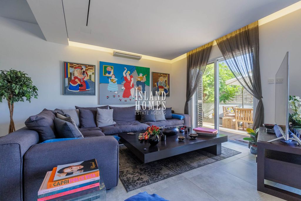 Property photo 2 of 48