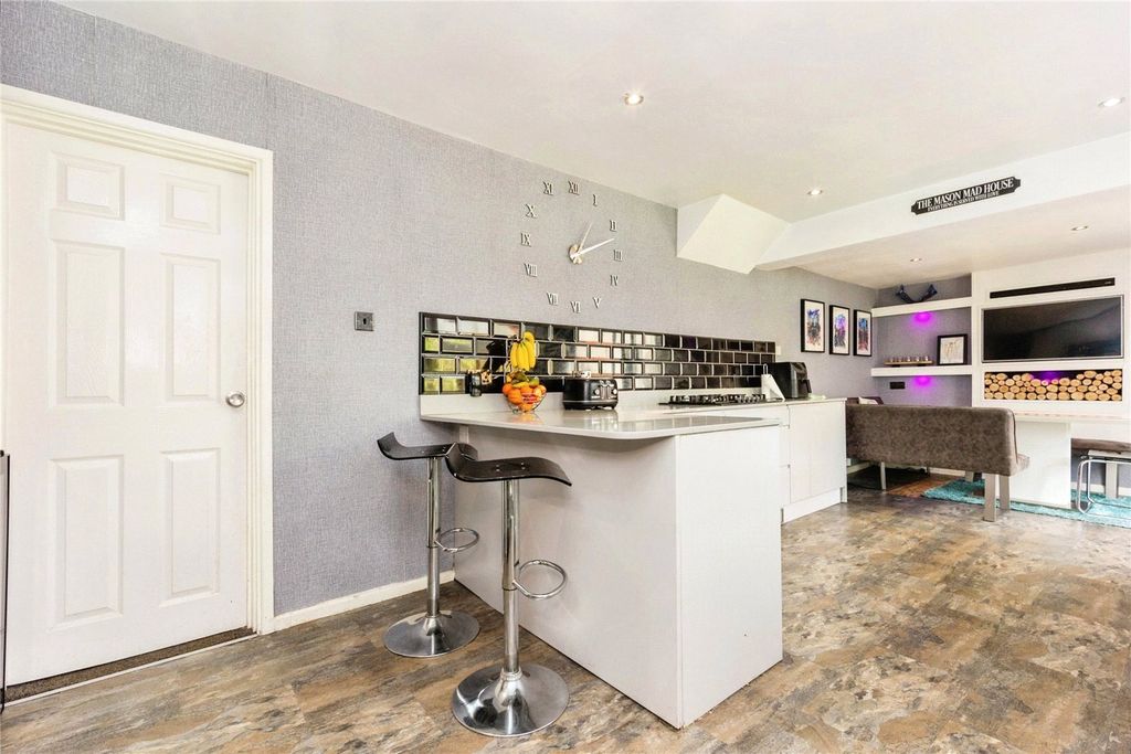 Property photo 3 of 14 Picture No. 13