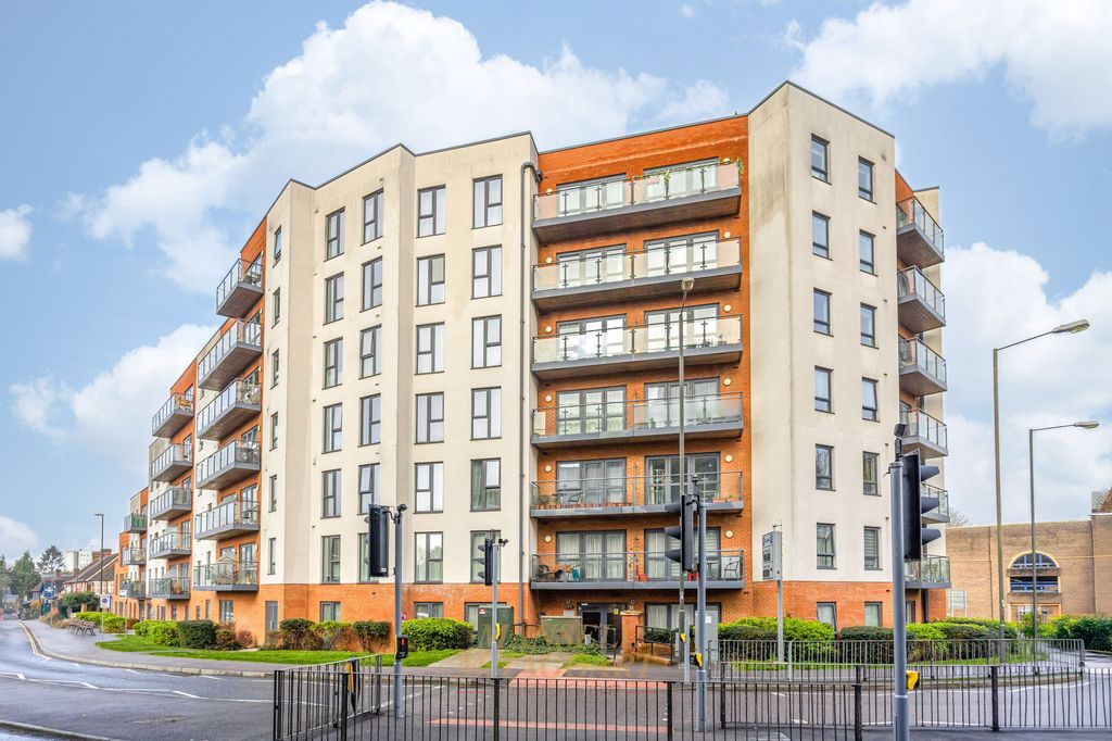 Property photo 1 of 17