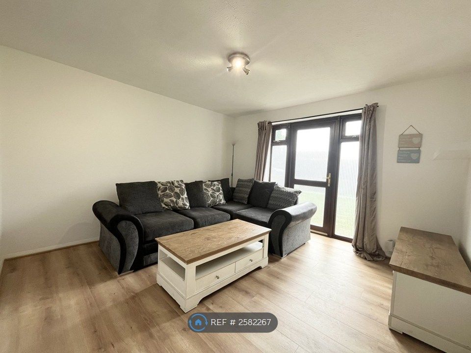 Property photo 3 of 10 Lounge