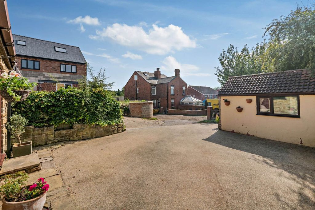 Property photo 2 of 74