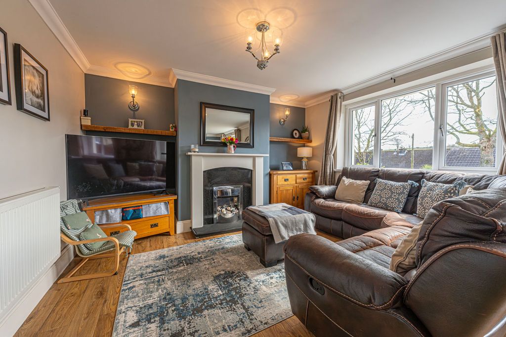 Property photo 3 of 42