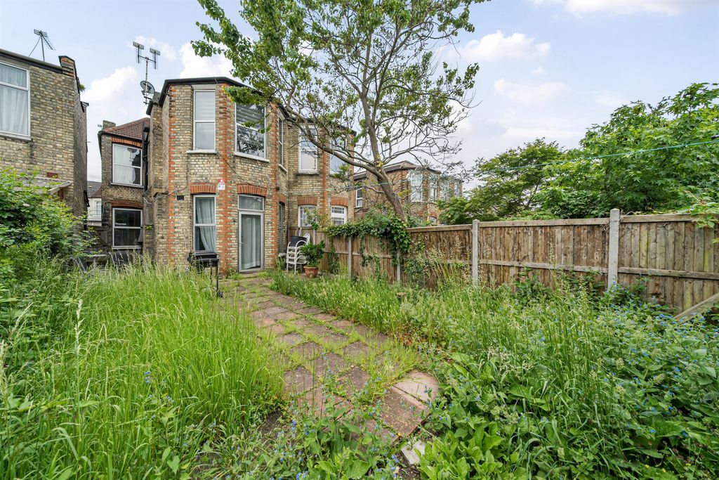 Property photo 3 of 12