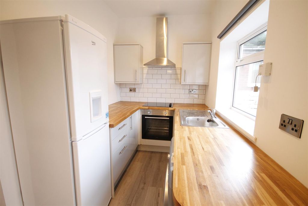 Property photo 3 of 9 Kitchen/Diner