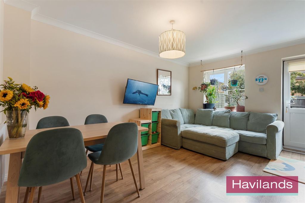 Property photo 2 of 12 Hanbury Drive-8.Jpg