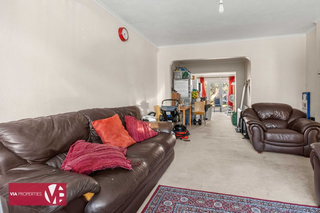 Property photo 3 of 15 Photo 2