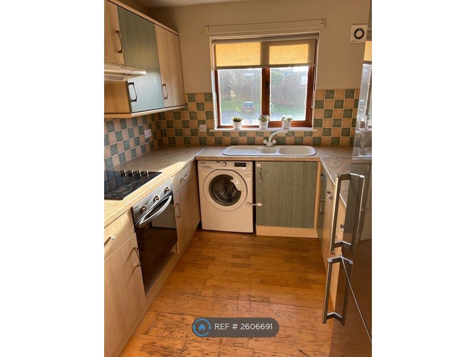 Property photo 3 of 7 Kitchen