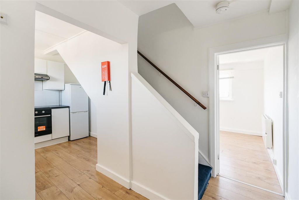 Property photo 3 of 16 Eagle_Court-03.Jpg