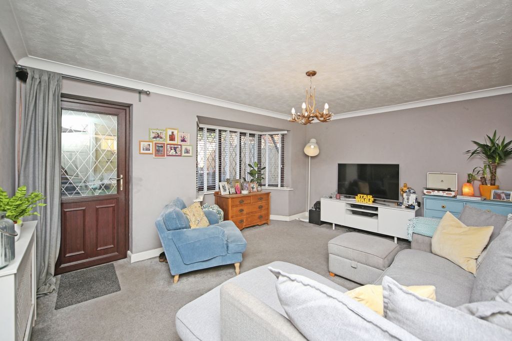 Property photo 3 of 15