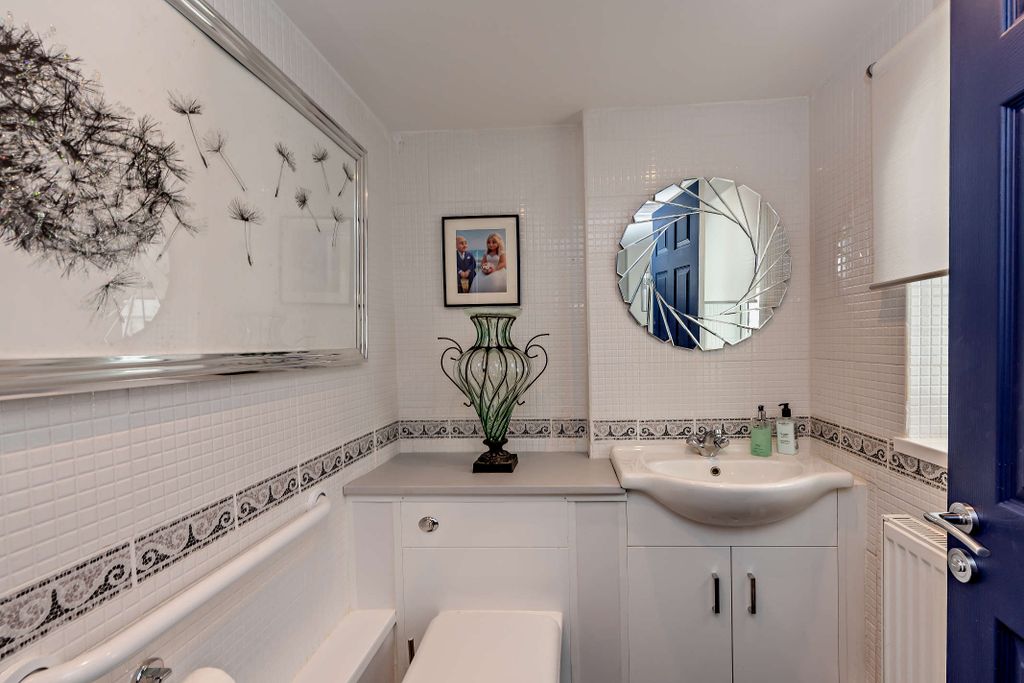 Property photo 2 of 5