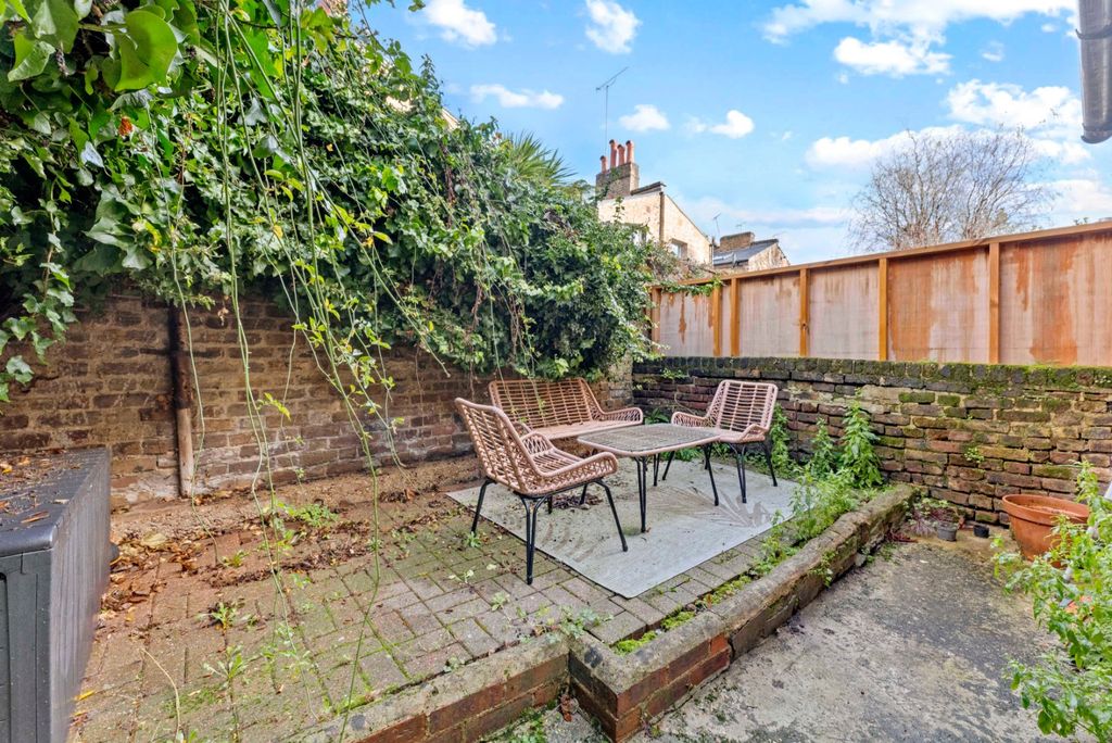 Property photo 3 of 14