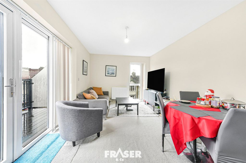 Property photo 2 of 15 Picture No. 07