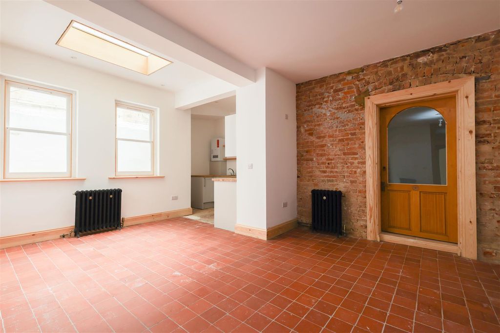 Property photo 1 of 19 Living Space