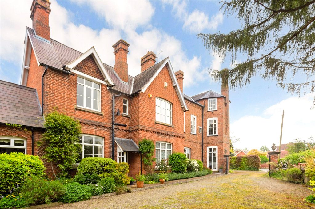 Property photo 2 of 17 St Marys House