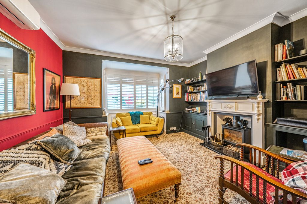 Property photo 2 of 20 1-6Aae5A6B1F718-1...