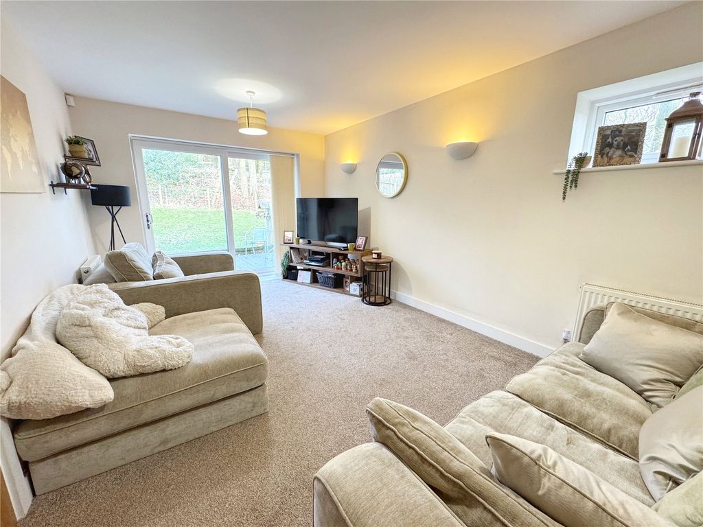 Property photo 2 of 34 Living Room