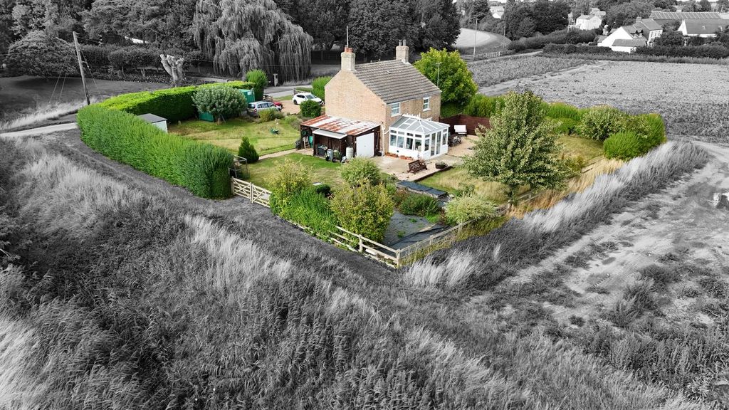 Property photo 2 of 38