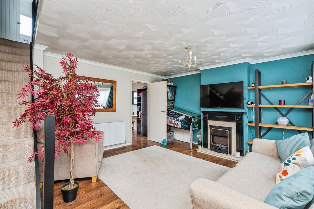 Property photo 2 of 17 Photo