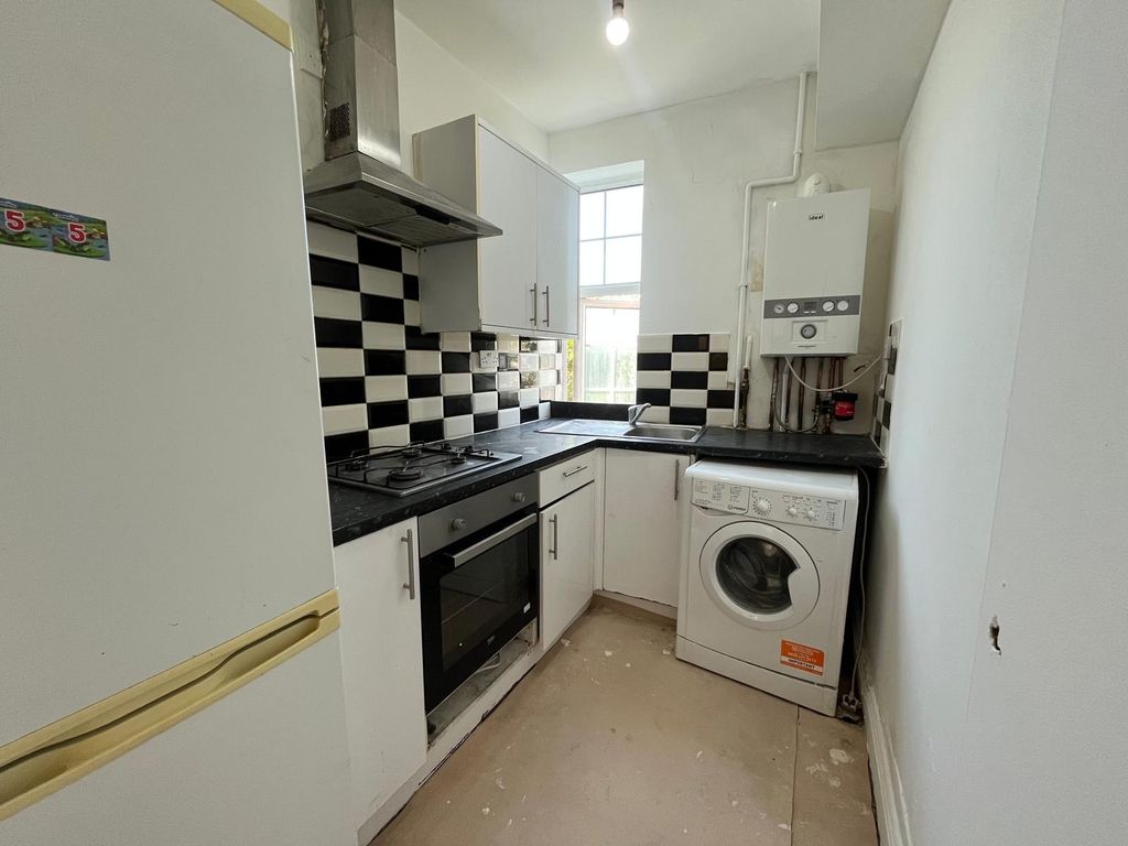 Property photo 3 of 8 76066818-Ffac-4330-Afcc-19Ae400376Bd