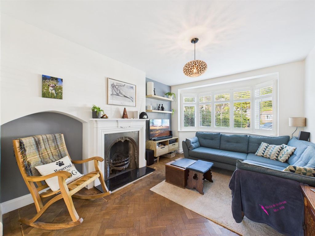 Property photo 3 of 17 Cam02885G0-Pr0489-Still010.Jpg