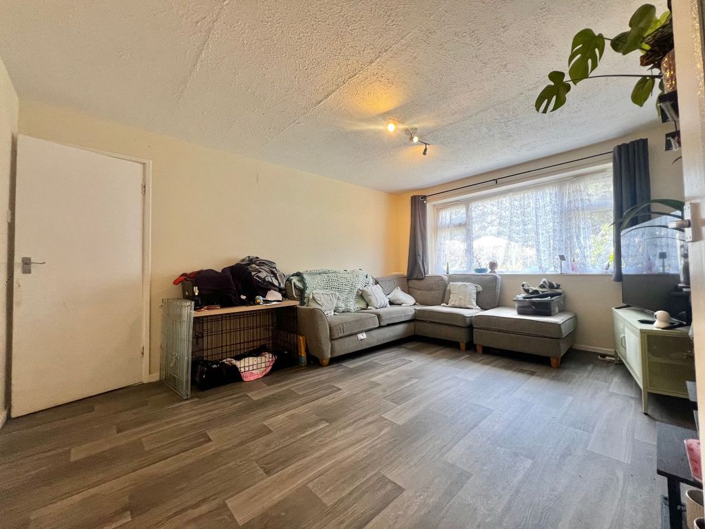 Property photo 3 of 7