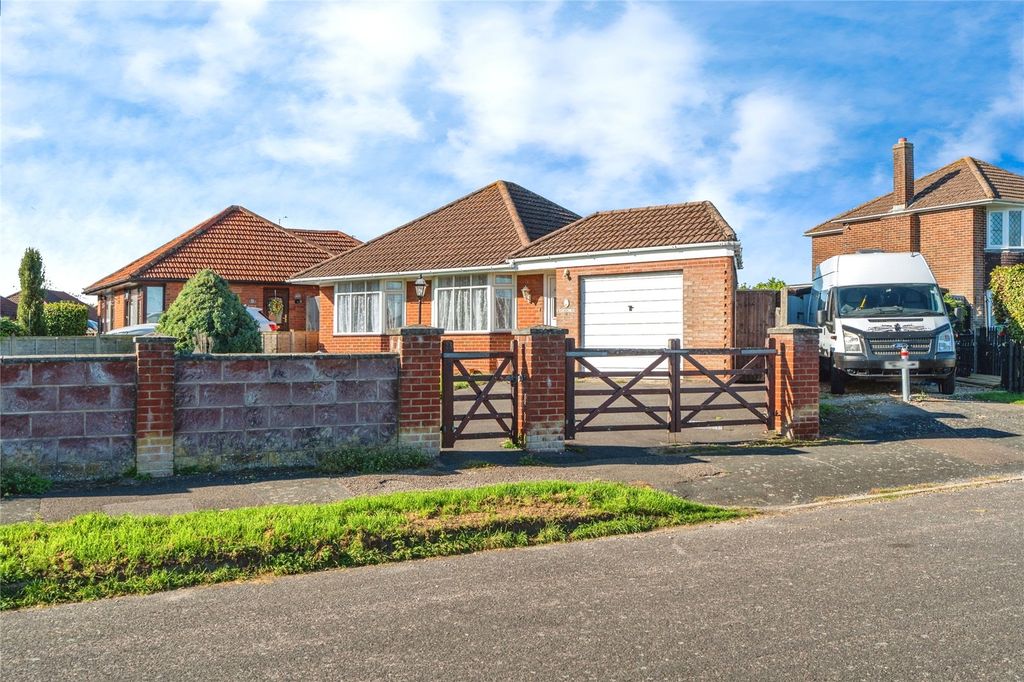 Property photo 3 of 21 Picture No. 24