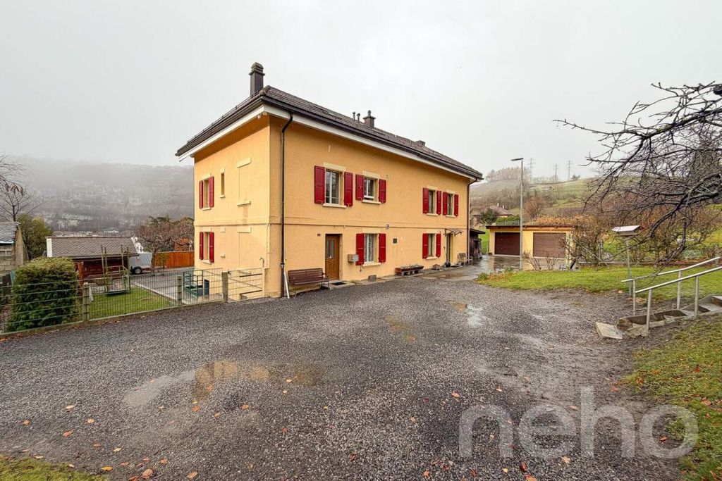 Property photo 2 of 12