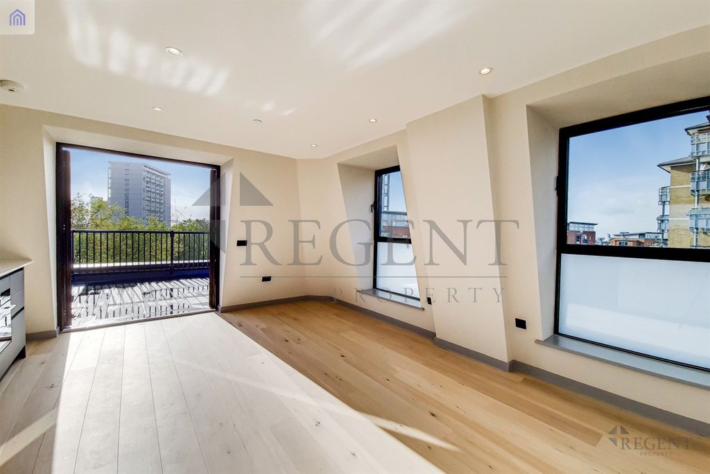 Property photo 1 of 13 Kitchen/Reception