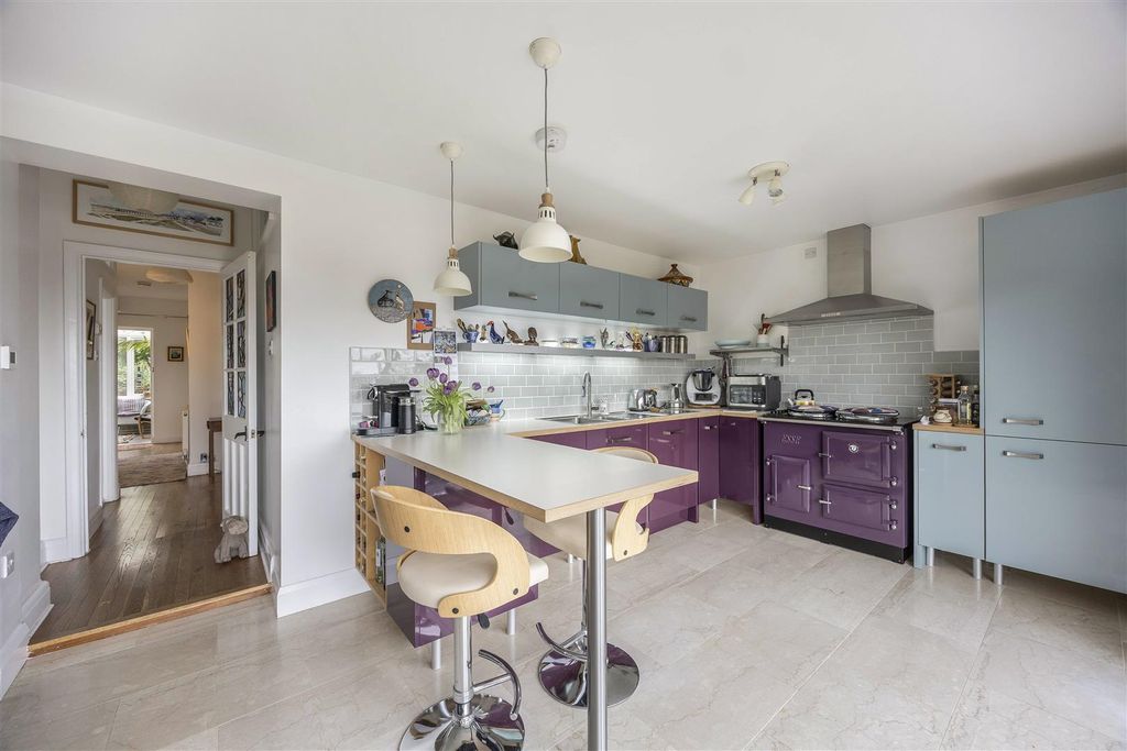 Property photo 2 of 16 Ph15_6298222.Jpg