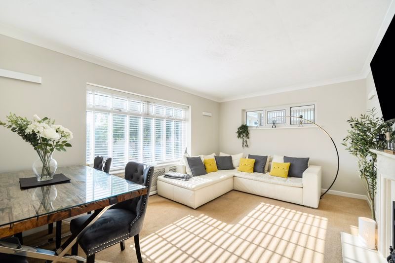 Property photo 3 of 15 Sitting Room