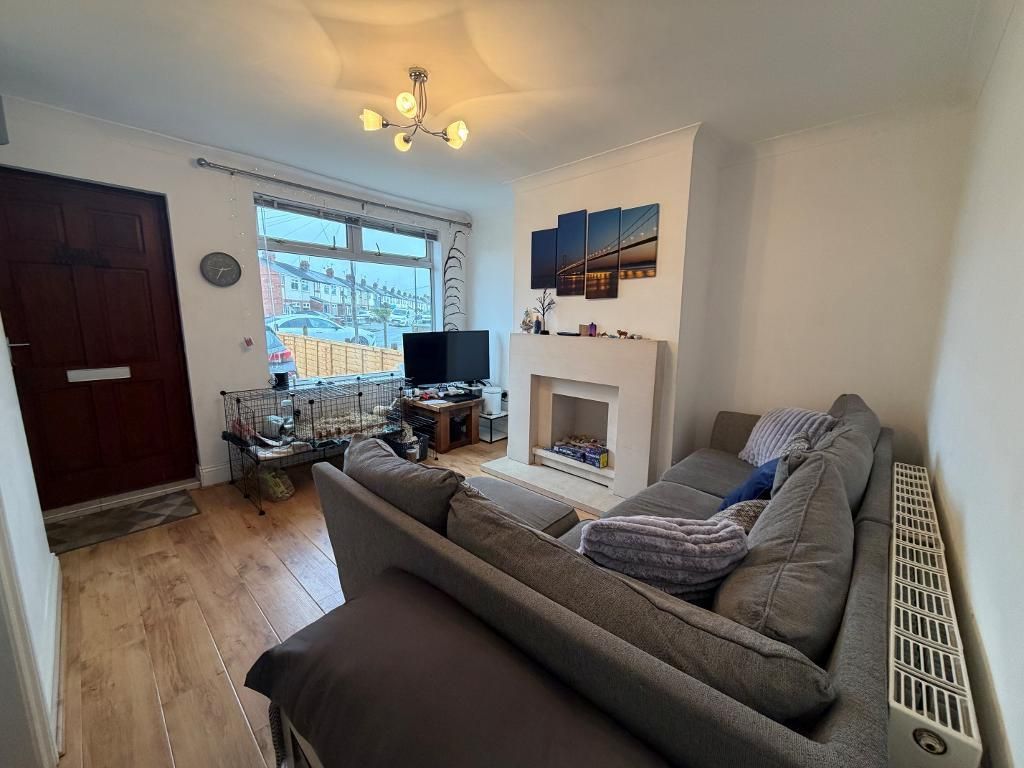 Property photo 2 of 8 Lounge