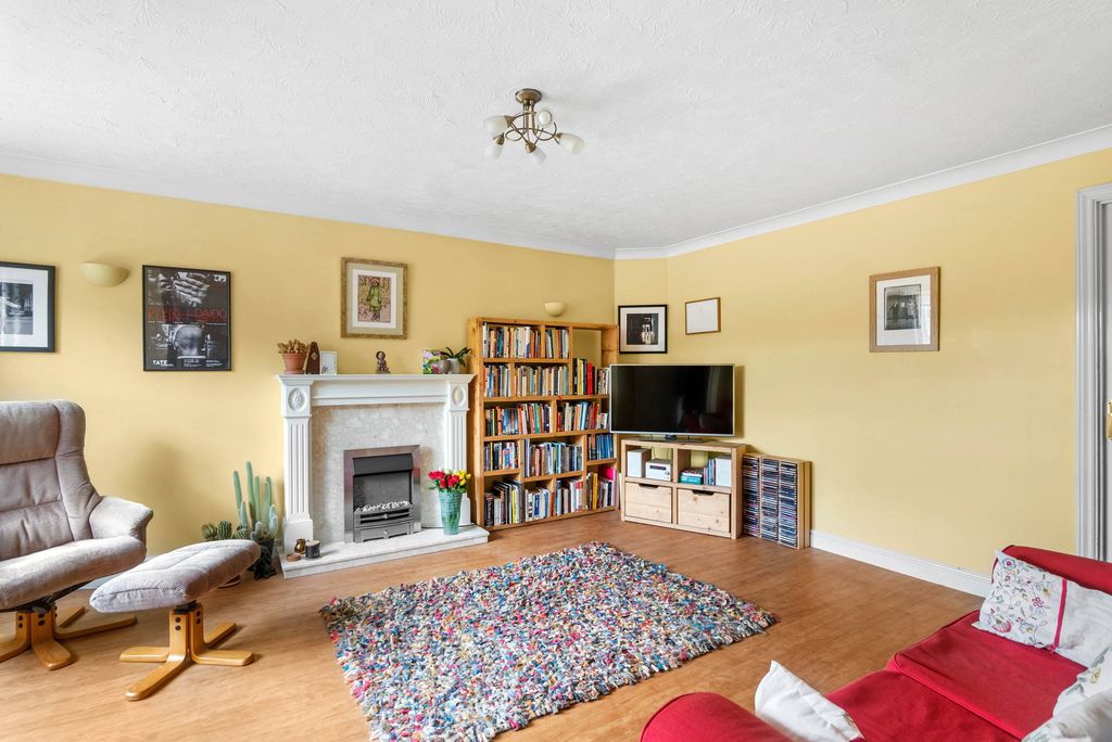 Property photo 3 of 17