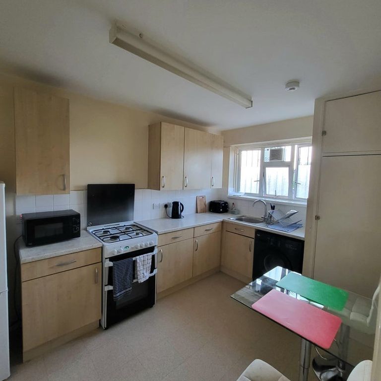 Property photo 3 of 5