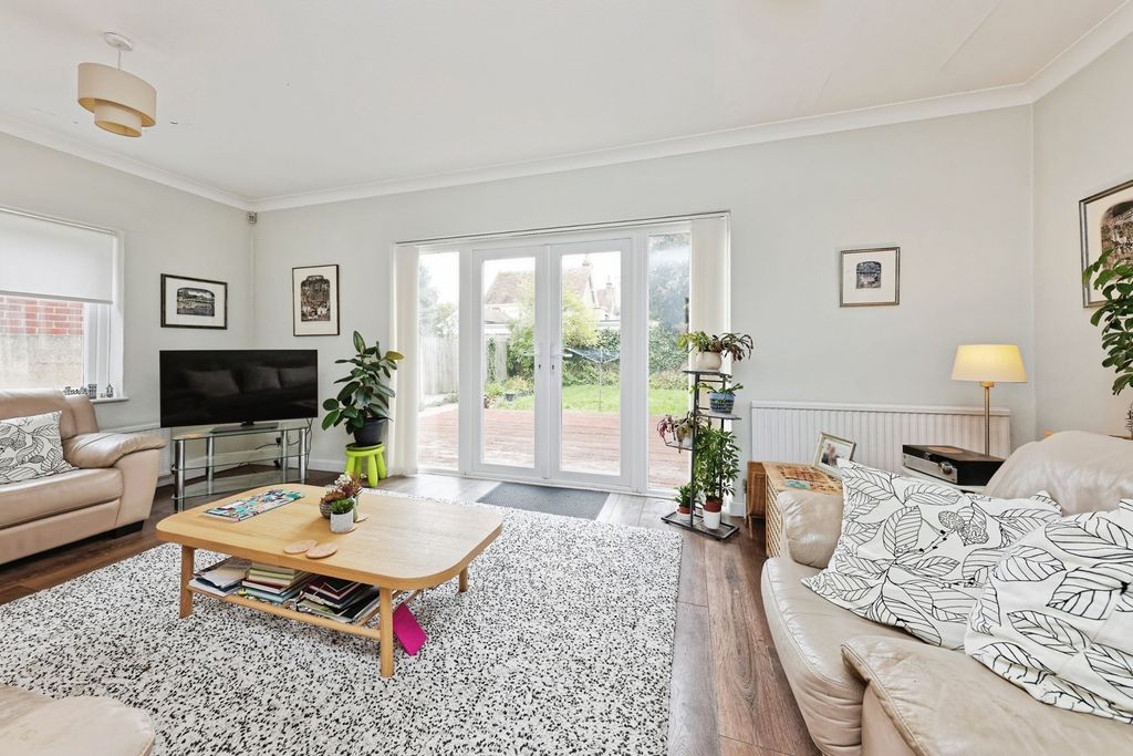 Property photo 2 of 17 Photo